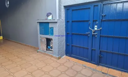 Casa 400m², 03 salas e 04 vagas de garagem.  excelente localização, á 9 minutos andando para a estação do metrô sumaré; entre as ruas monsenhor