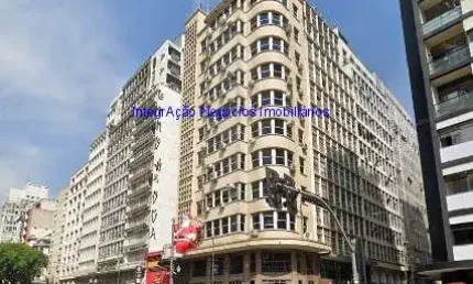 Apartamento studio 40m², 01 dormitório e 01 banheiro.  condomínio com portaria e segurança.  excelente localização á 1 minuto andando para a estação