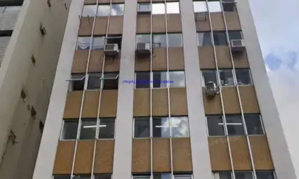 Conjunto comercial 200m², 04 banheiros e 04 vagas.  condomínio com portaria e segurança 24hrs.  excelente localização
