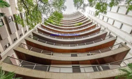 Apartamento 154m²,  02 dormitórios (sendo 01 suíte), 02 banheiros e 02 vagas de garagem.  condomínio com recepção e segurança 24hrs.  excelente
