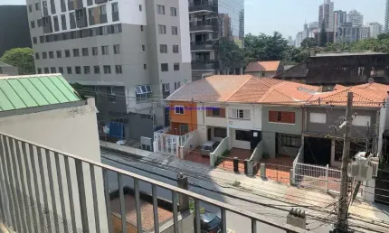 Apartamento 92m²,  03 dormitórios (sendo 01 suíte), 02 banheiros, 01 vaga de garagem e dependência de empregada..  condomínio com portaria e segurança