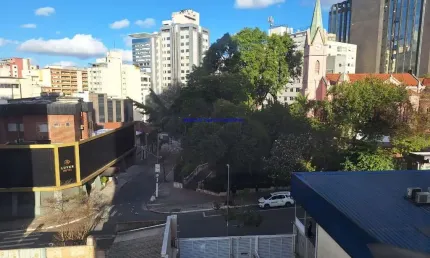 Apartamento com 100m², 02 dormitórios, 02 banheiros e 01 vaga na garagem.   condomínio com segurança e portaria 24 horas.