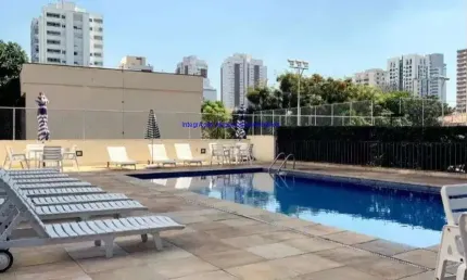 Apartamento 100m²,  03 dormitórios (sendo 01 suíte), 03 banheiros e 01 vaga de garagem.  condomínio com portaria, segurança e piscina.  excelente