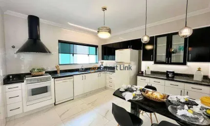 Casa com 4 dormitórios à venda, 358 m² por R$ 1.800.000,00 - Nova Piracicaba - Piracicaba/SP