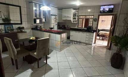 Casa com 3 dormitórios à venda, 212 m² por R$ 680.000,00 - Vila Novo Horizonte - Goiânia/GO