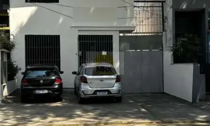 Casa comercial com 3 salas para alugar na Avenida dos Imarés, --, Moema, São Paulo