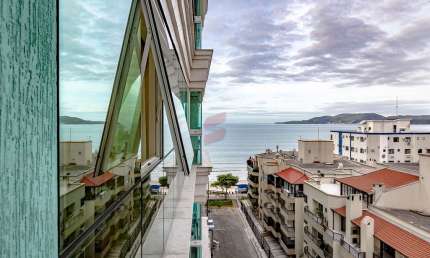 Apartamento com 3 quartos à venda na Rua 303, 50, Meia Praia, Itapema, 131 m2 por R$ 2.600.000