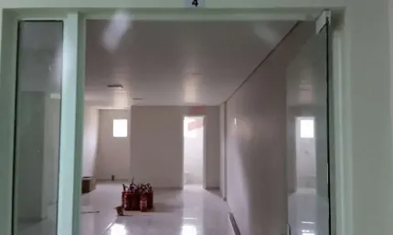 Sala comercial à venda na Rua Vinte e Cinco de Agosto, 490, Centro, Pinhais, 32 m2 por R$ 240.000
