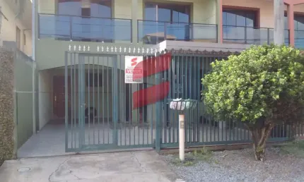 Casa com 4 quartos à venda na Rua Nilo José Casarin, 161, Cidade Industrial, Curitiba, 300 m2 por R$ 600.000