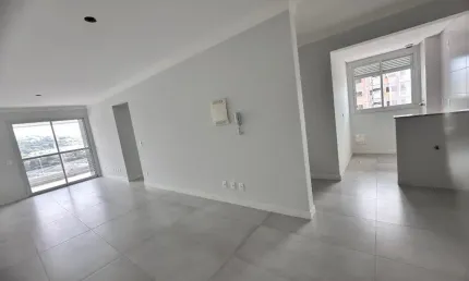 Apartamento 3 dorms (1 suíte) no Kobrasol, próximo ao Mundo Car