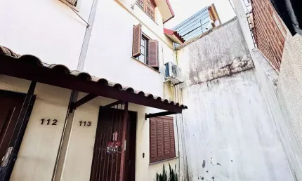 Casa em Condomínio para venda no bairro Camaquã em Porto Alegre