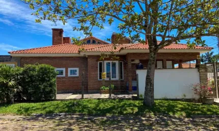Casa 3 quartos sendo 1 suíte para venda no bairro centenário em torres