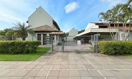 Casa em condomínio para venda no bairro camaquã em porto alegre