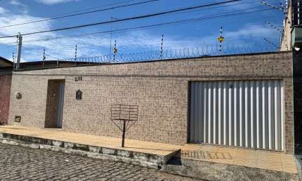 Casa com 2 quartos à venda na Avenida Maria Lacerda Montenegro, 4, Nova Parnamirim, Parnamirim
