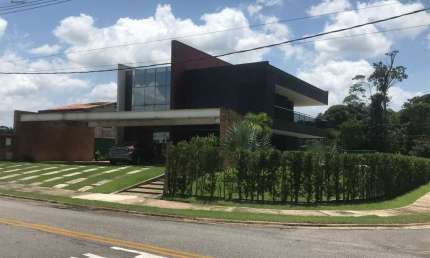 CASA DE 2 PAVIMENTOS EM CONDOMÍNIO FECHADO! ÁREA PRIVATIVA: 398,28M².
