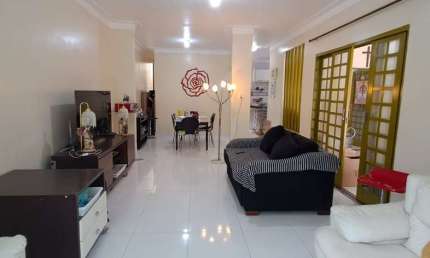CASA DE 2 PAVIMENTOS EM ALAMEDA BAIRRO DO SOUZA! ÁREA PRIVATIVA DE 138M². 01 VAGA DE GARAGEM.