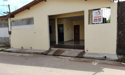 CASA COM 3 QUARTOS SENDO 1 SUÍTE! ÁREA TOTAL DE 300M².