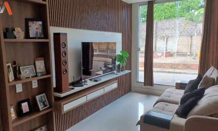 -COP 30 - CASA DE 2 PAVIMENTOS COM 3 QUARTOS SENDO 2 SUÍTES NO CONDOMÍNIO LION VILLE! -ÁREA PRIVATIVA DE 260M². -04 VAGAS DE GARAGEM.