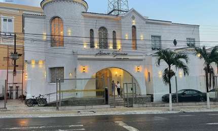 -COP 30 - PRÉDIO COMERCIAL DE 2 PAVIMENTOS COM 6 SALAS NO BAIRRO DE BATISTA CAMPOS! -ÁREA PRIVATIVA DE 650M². -03 VAGAS DE GARAGEM.