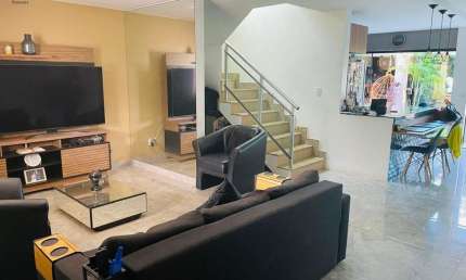 -COP 30 - CASA DE 2 PAVIMENTOS MOBILIADA NO CONDOMÍNIO FECHADO GREENVILLE 2! -ÁREA PRIVATIVA DE 620M². -ÁREA TOTASL DE 510M².