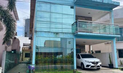 CASA DE 2 PAVIMENTOS COM 4 SUÍTES NO CONDOMÍNIO CIDADE JARDIM 2! ÁREA PRIVATIVA DE 320M². 01 VAGA DE GARAGEM.