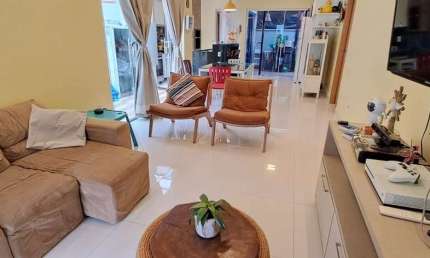 -COP 30 - CASA TÉRREA COM 3 SUÍTES NO RESIDENCIAL ARBRE! -ÁREA PRIVATIVA DE 130M². -02 VAGAS DE GARAGEM. -NASCENTE.