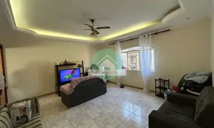 Casa com 4 quartos à venda na Rua Lamartine Ribas Camargo, 502, Parque Jambeiro, Campinas, 186 m2 por R$ 650.000
