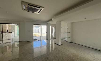 Recreio - Linda Casa Triplex 4 suítes em condomínio