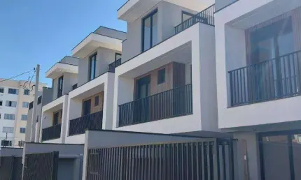 Sobrado com 3 quartos à venda, 136 m² por R$ 815.000 - Cajuru - Curitiba/PR