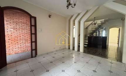 Sobrado à venda 3 quartos 1 suíte 2 vagas | Vila Scarpelli - Santo André - SP