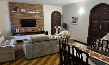 Casa com 3 dormitórios à venda, 284 m² por R$ 1.385.000,00 - Jardim Tatiani - Londrina/PR