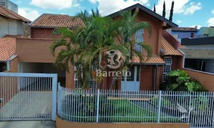 Sobrado à venda! 3 quartos (1 suíte), quintal enorme, espaço de lazer e excelente localização. Oportunidade imperdível – agende sua visita!