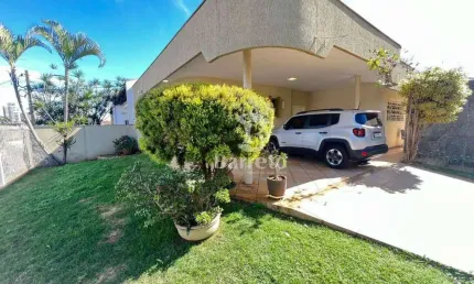 Ótima Casa Comercial à Venda na ZR8 - Entre Maringá e JK!