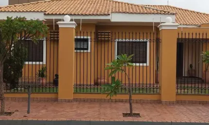Casa para Venda em Cuiabá, Jardim Independência, 3 dormitórios, 1 suíte, 2 banheiros, 2 vagas