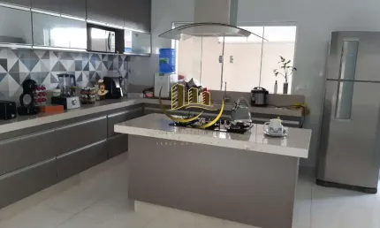 Imperdível oportunidade: Casa à venda em Americana-SP, no Jardim Ipiranga, com 3 quartos, 1 suíte e 208m² de área!