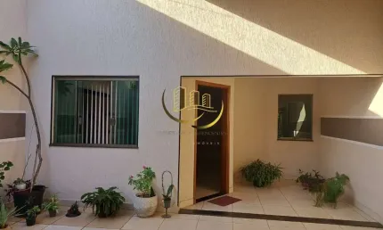 Impecável casa à venda em Americana-SP, Parque Residencial Jaguari: 3 quartos, 1 suíte, 2 salas, 3 banheiros, 2 vagas, 151 m².