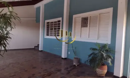 Imperdível oportunidade: Casa à venda em Americana-SP, bairro Antônio Zanaga I - 3 quartos, 2 salas, 2 banheiros, 3 vagas, 190m²!