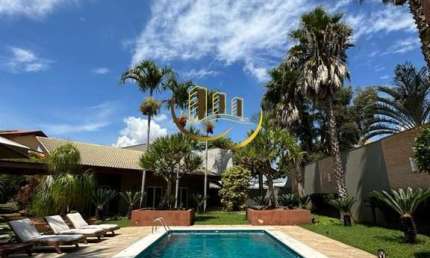 Casa de Alto Padrão à Venda em Americana-SP, Bairro Vale das Paineiras: 3 Quartos, 1 Suíte, 3 Salas, 4 Banheiros, 5 Vagas, 490m².