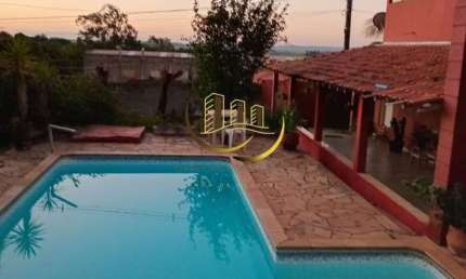 Chácara à venda em Limeira-SP,  4 quartos, 3 salas, 3 banheiros, 4 vagas, 1500m². Aproveite!