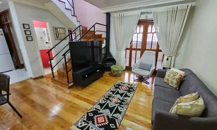 Lindo sobrado em condominio com churrasqueira no terraço
