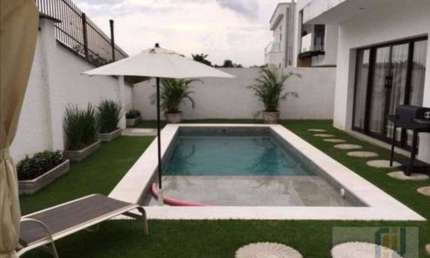 Linda Casa de condomínio para venda com 440 metros com 4 suites .