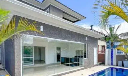 Oportunidade , linda casa para venda possui 390 metros quadrados com 4 suítes