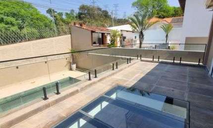 Maravilhosa casa para venda no Residencial 11 . 5 suítes. Piscina aquecida.