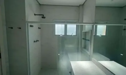 Oportunidade centro de alphaville. 600 metros 4 suítes. piscinas - churrasqueira e elevador.