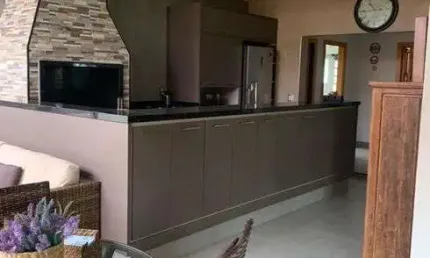 Alphaville , casa de condomínio para venda com 300 metros quadrados com 4 lindas suites .