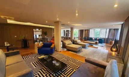 Linda casa de condomínio para aluguel possui 1100 metros com 6 suítes mobiliada.leia a descrição;