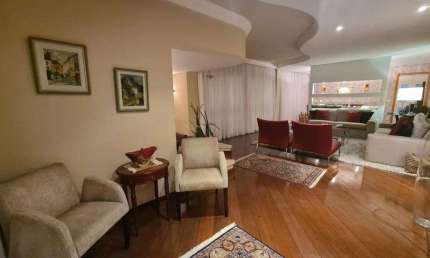 Oportunidade lindo Apartamento Mobiliado, possui 287 metros com 4 quartos e 4 vagas .