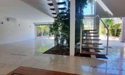 Oportunidade , Casa de condomínio para venda tem 625 Mts de terreno 3 suites piscina churrasqueira.
