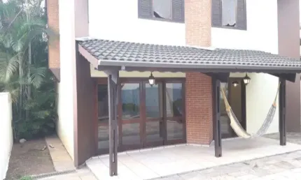 Casa para venda no Residencial 9 em Alphaville, com 273 m2 e 4 quartos.
