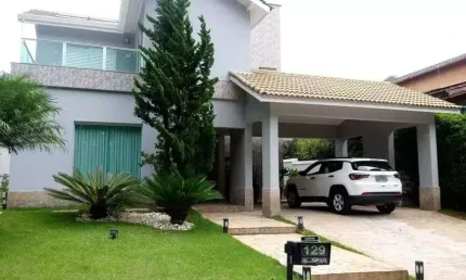 Casa para venda com 300 metros quadrados com 4 quartos